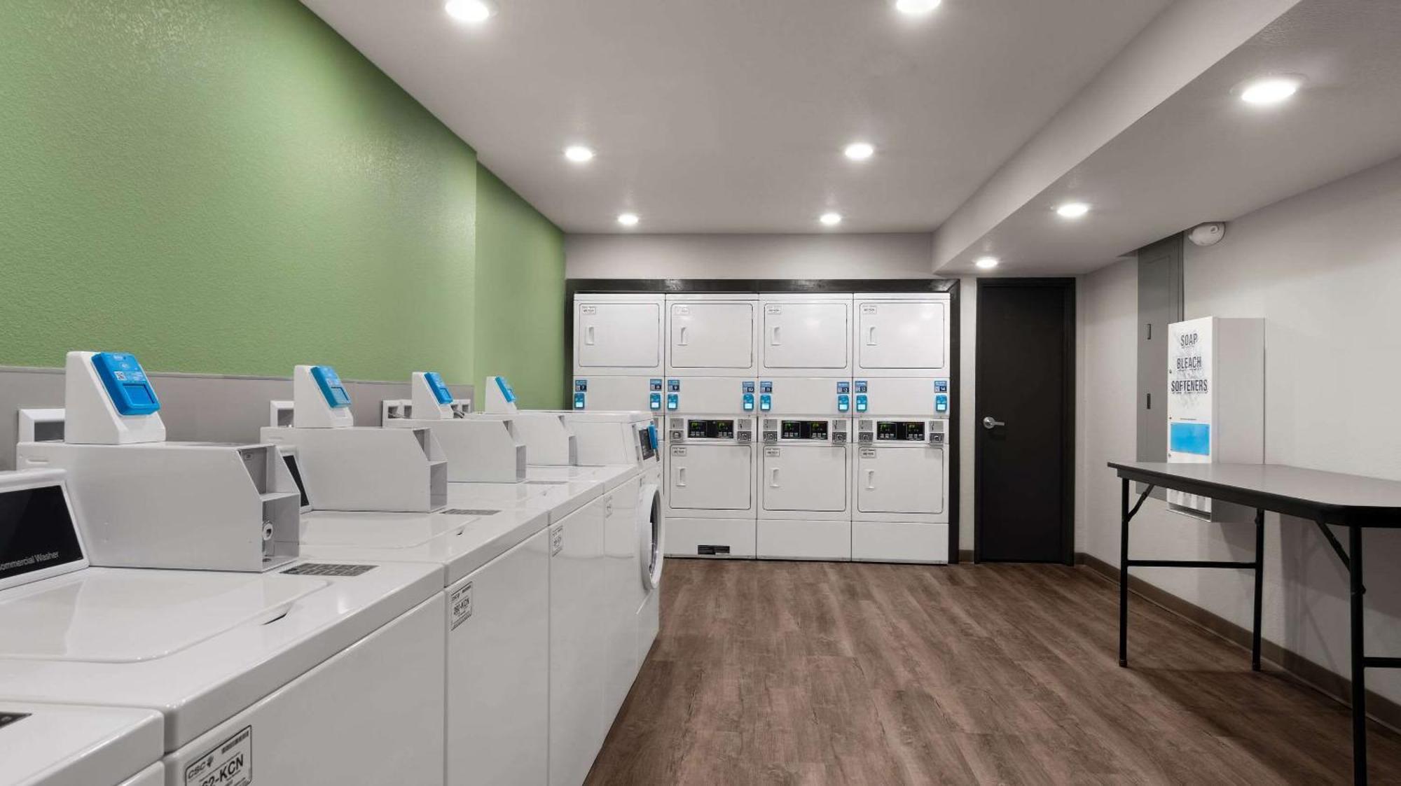 Woodspring Suites Greeley Eksteriør bilde